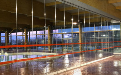 TX-TABIGLASS EXT, la división móvil idónea para la zona de aguas de complejos deportivos