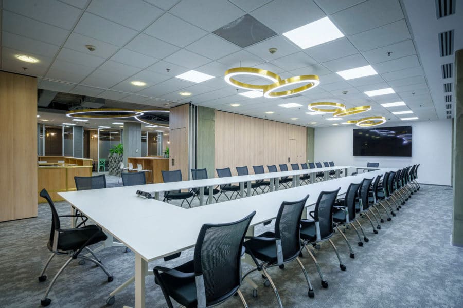 Las oficinas pos-COVID serán espacios multiusos adaptables mediante tabiques móviles