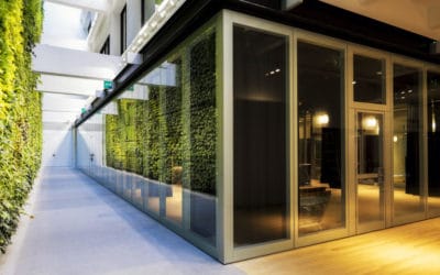 TABIEXPERT TX-110.SILENCEGLASS con vistas al jardín vertical más grande de Europa