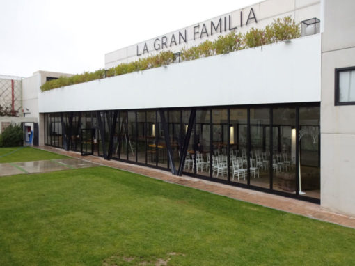 Tabique móvil TX-60 GLASS Catering La Gran Familia