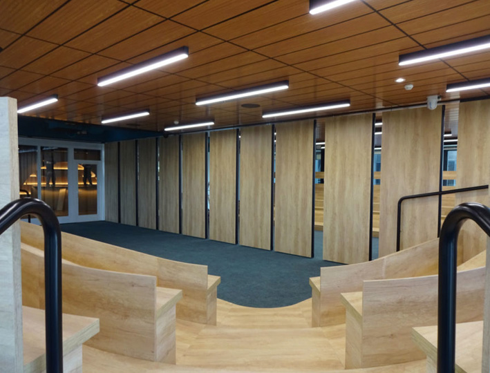 Oficinas: 6 buenas razones para elegir tabiques móviles TABIEXPERT class=